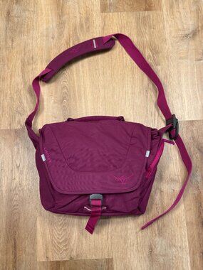 Osprey FlapJill Mini Messenger Bag Purple Adjustable Strap Multiple Pockets